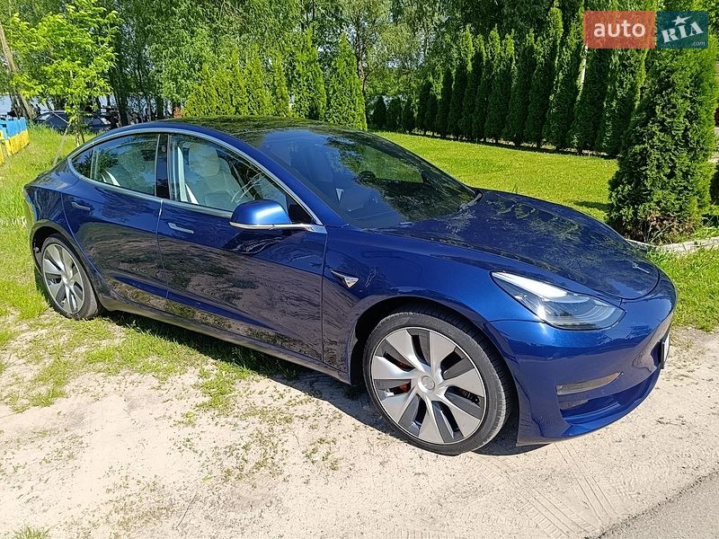 Седан Tesla Model 3 2020 в Киеве