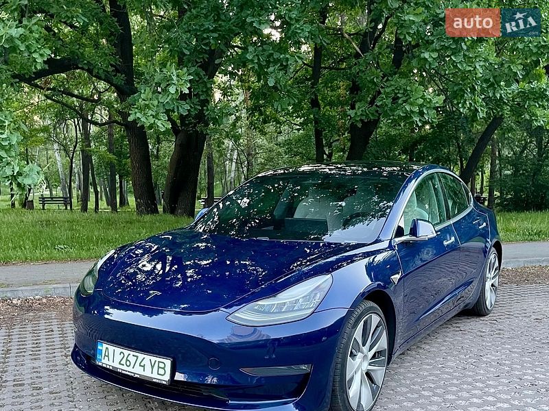 Седан Tesla Model 3 2020 в Киеве