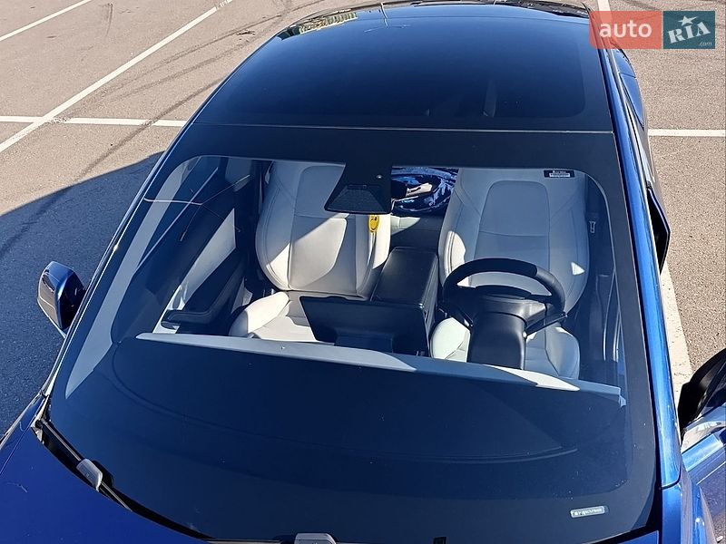 Седан Tesla Model 3 2020 в Киеве