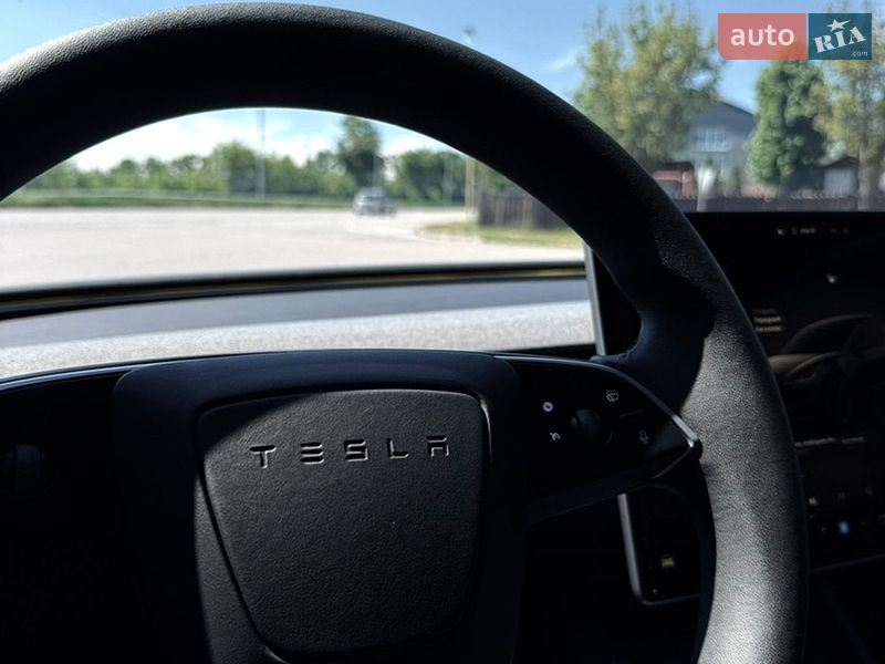 Седан Tesla Model 3 2024 в Вінниці