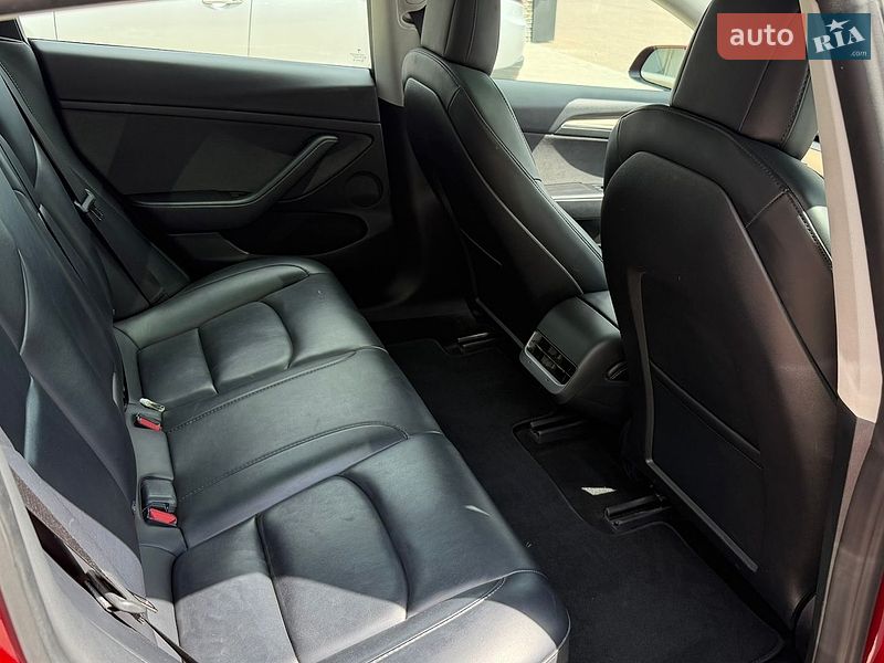 Седан Tesla Model 3 2022 в Львові