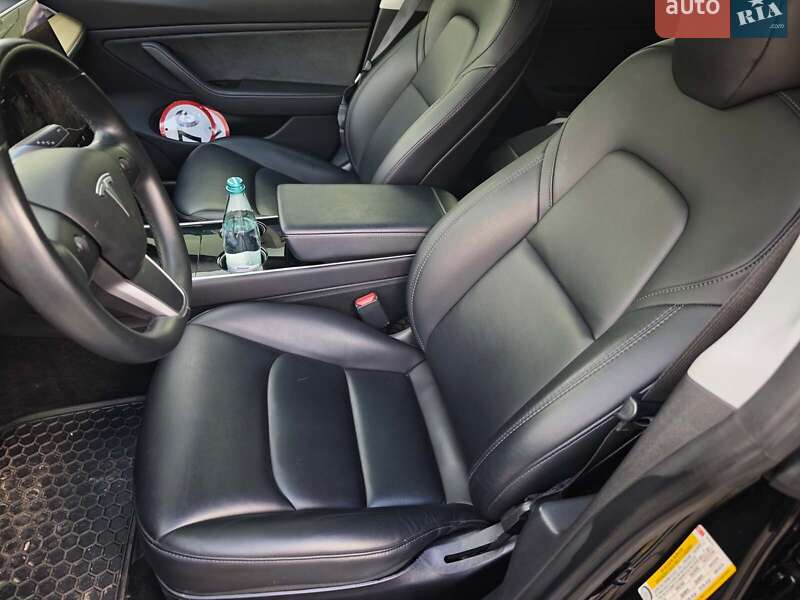 Седан Tesla Model 3 2019 в Харкові