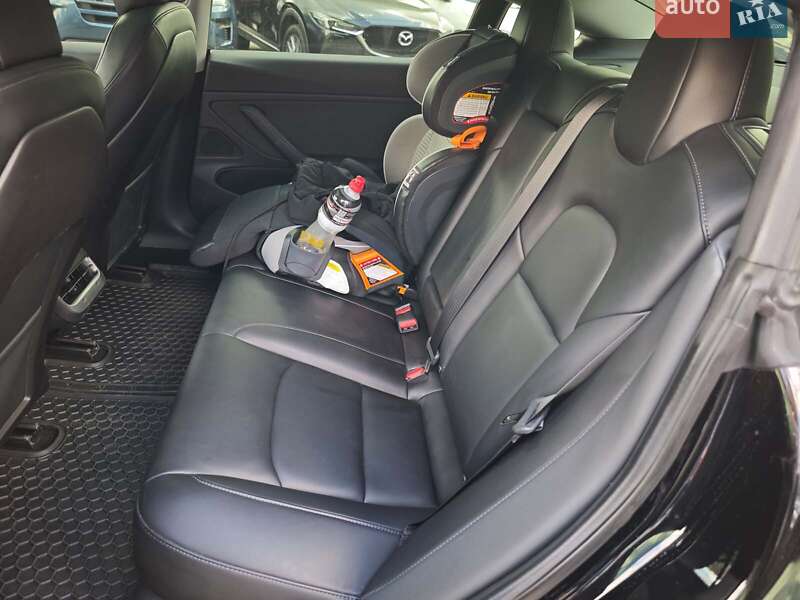 Седан Tesla Model 3 2019 в Харкові