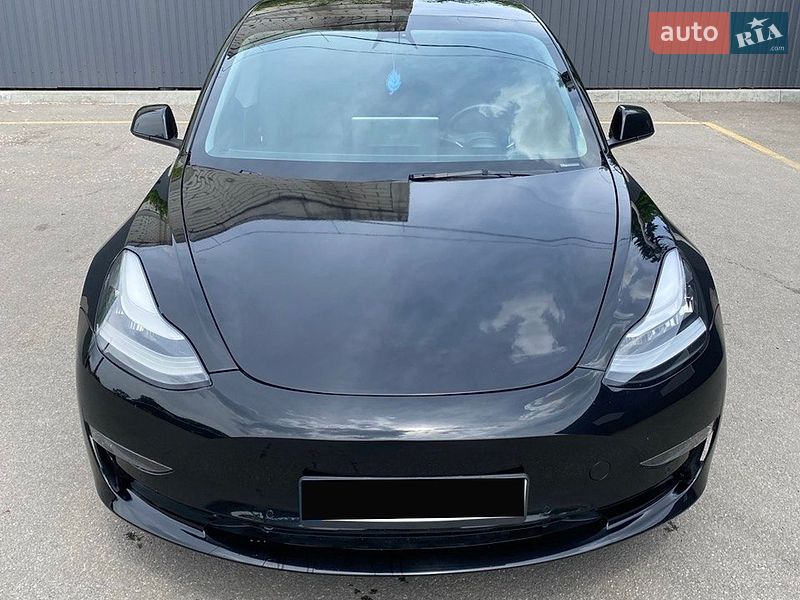 Седан Tesla Model 3 2022 в Днепре