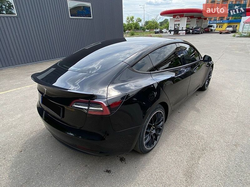 Седан Tesla Model 3 2022 в Днепре