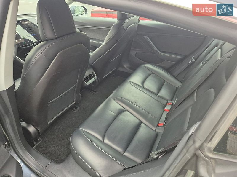 Седан Tesla Model 3 2019 в Киеве