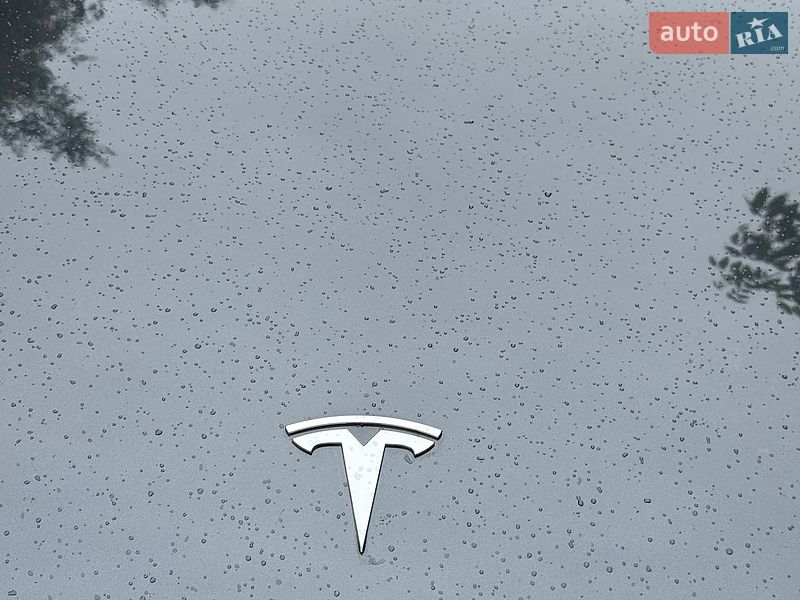 Седан Tesla Model 3 2025 в Житомирі