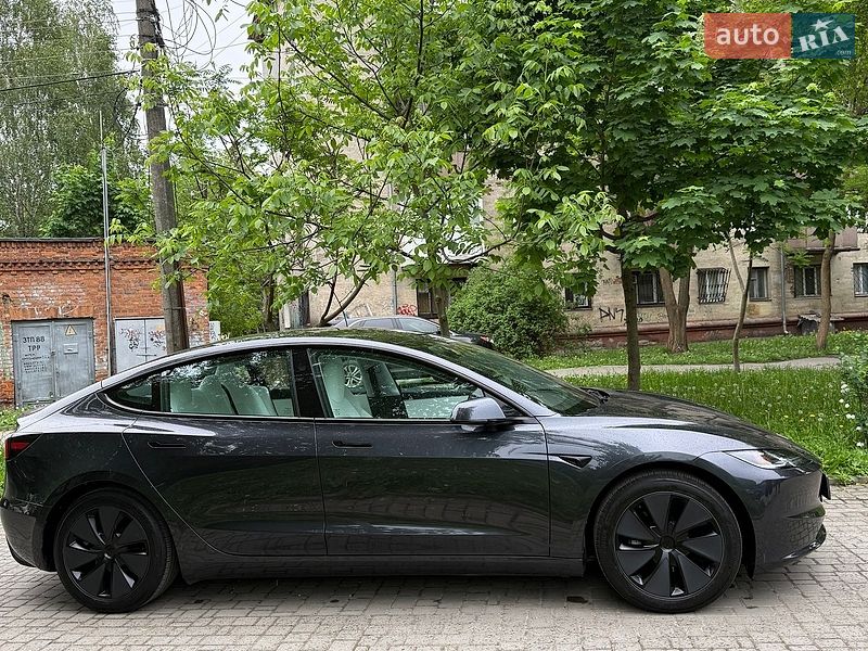 Седан Tesla Model 3 2025 в Житомирі
