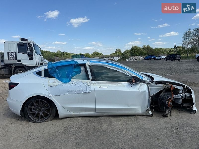 Седан Tesla Model 3 2019 в Луцьку