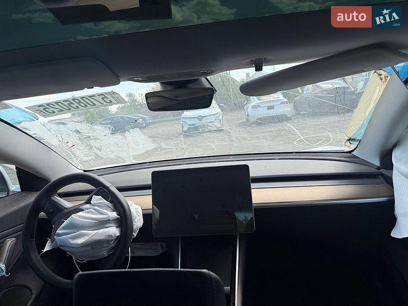 Седан Tesla Model 3 2019 в Луцьку