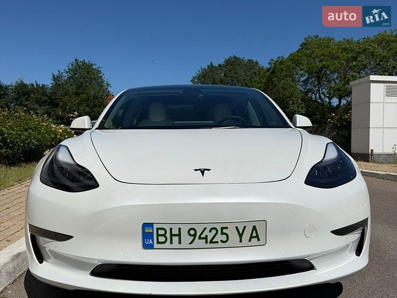Седан Tesla Model 3 2022 в Одессе