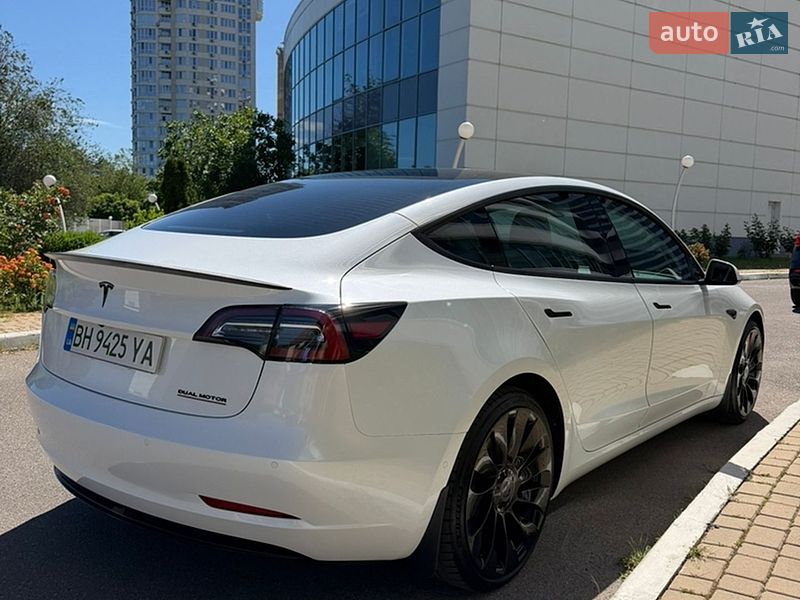 Седан Tesla Model 3 2022 в Одессе