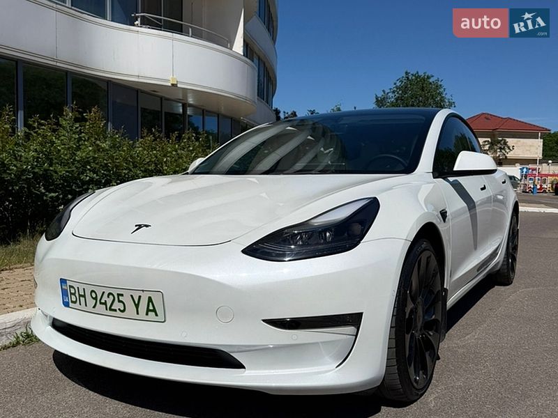 Седан Tesla Model 3 2022 в Одессе