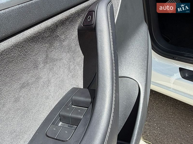 Седан Tesla Model 3 2022 в Одессе