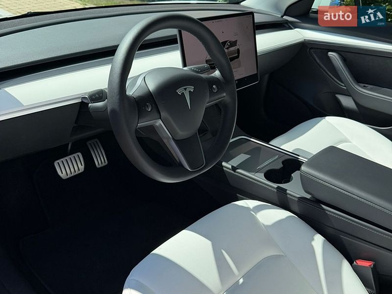 Седан Tesla Model 3 2022 в Одессе