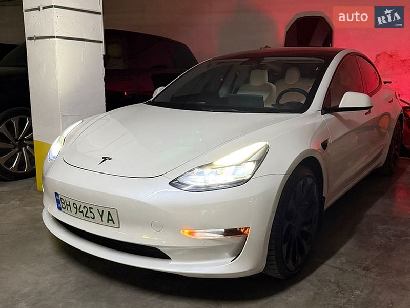Седан Tesla Model 3 2022 в Одессе
