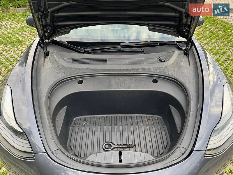 Седан Tesla Model 3 2022 в Харкові
