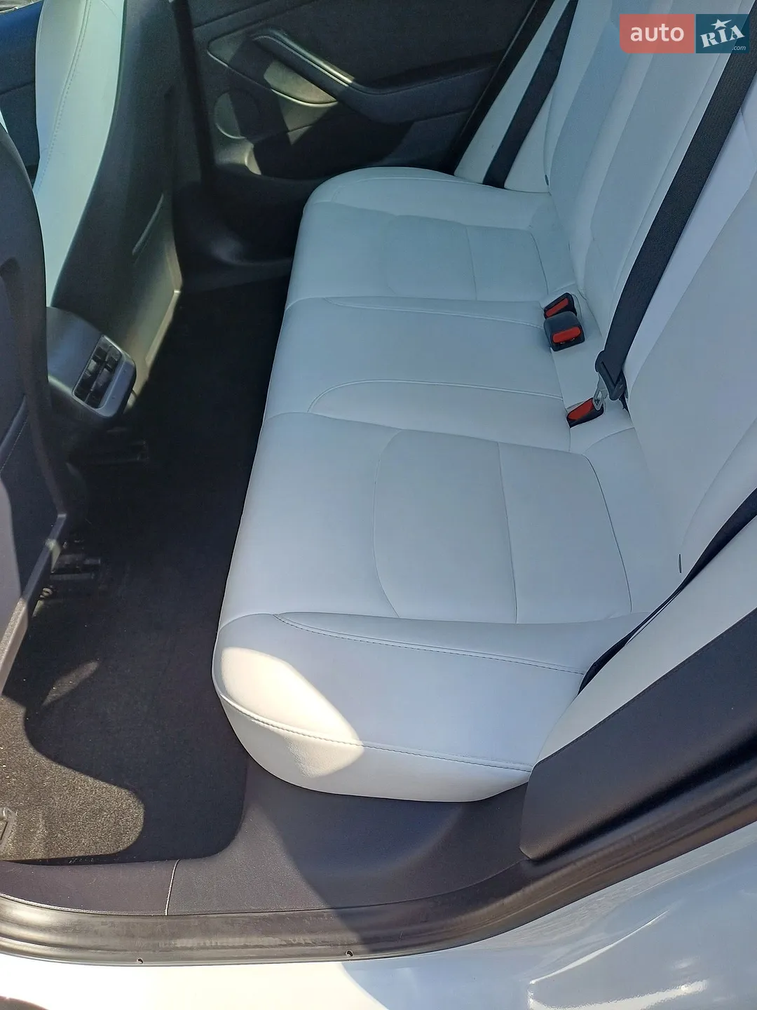 2022 Tesla Model 3 - мініатюра 3