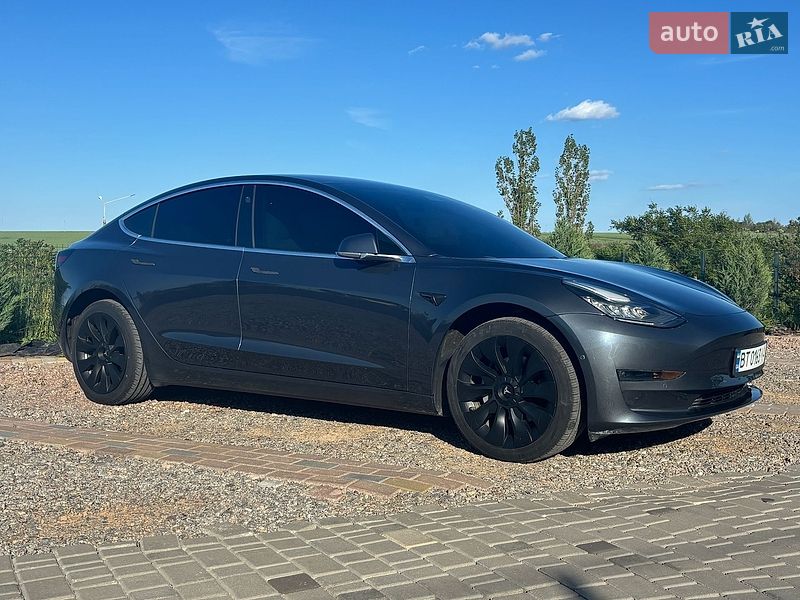 Седан Tesla Model 3 2018 в Одесі