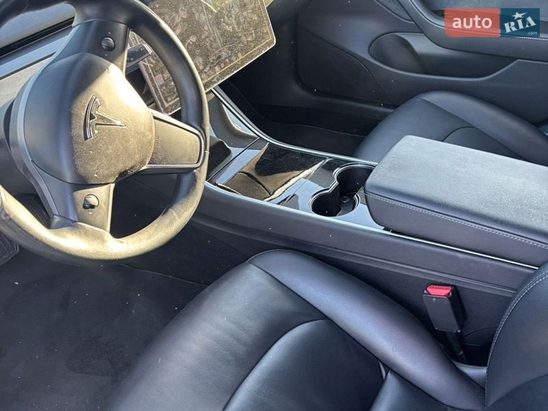 Седан Tesla Model 3 2018 в Луцке