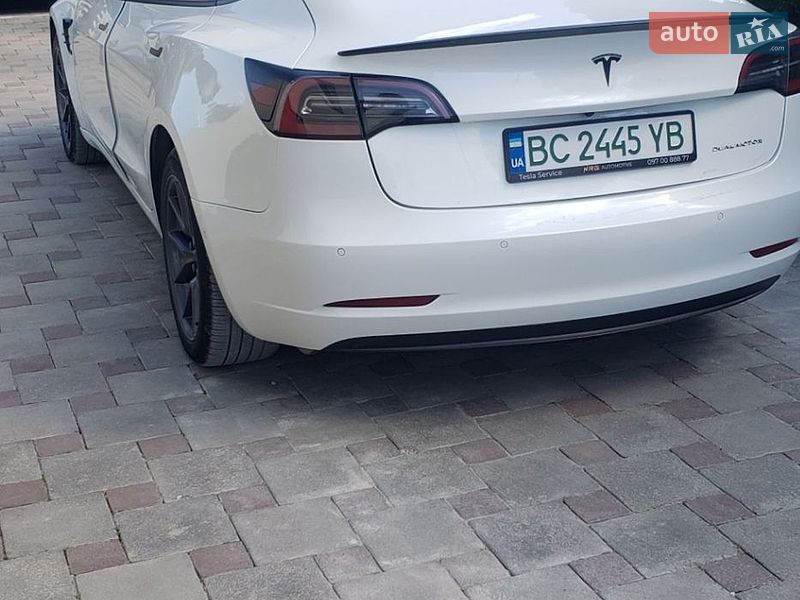 Седан Tesla Model 3 2022 в Збараже