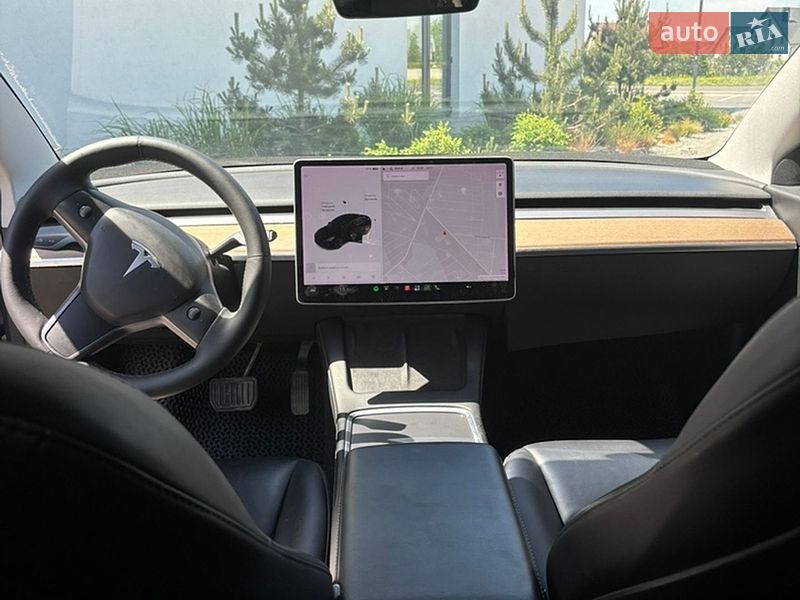Седан Tesla Model 3 2021 в Луцке
