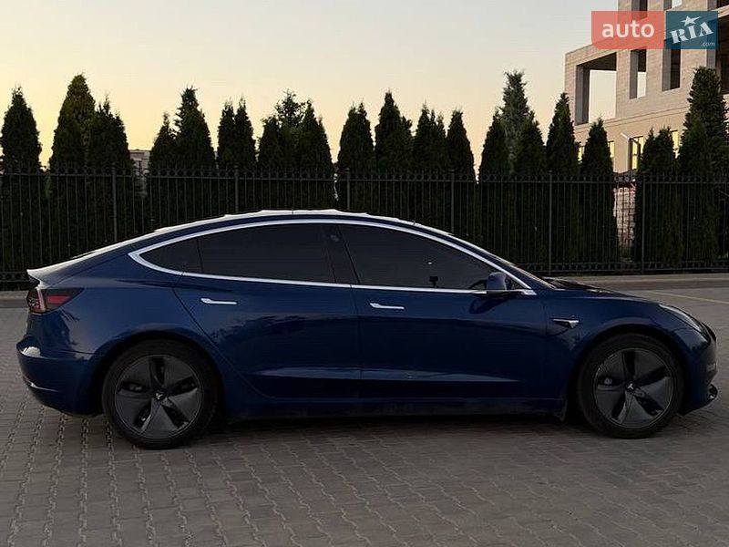 Седан Tesla Model 3 2019 в Одесі