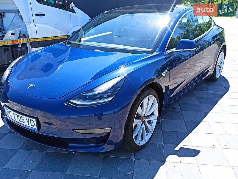 Седан Tesla Model 3 2019 в Самборі