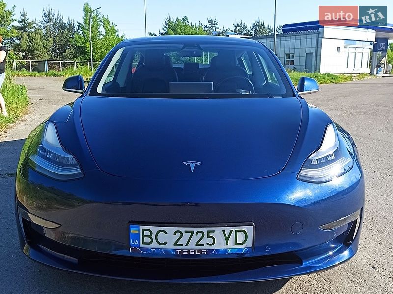Седан Tesla Model 3 2019 в Самборі