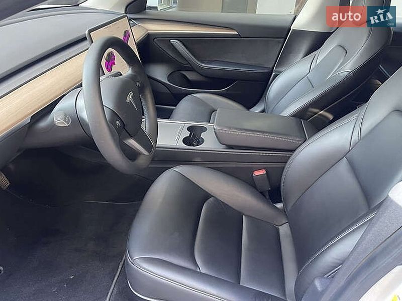Седан Tesla Model 3 2021 в Ивано-Франковске