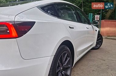 Седан Tesla Model 3 2018 в Львові