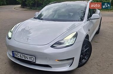 Седан Tesla Model 3 2018 в Львові