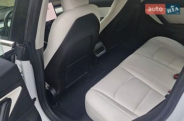 Седан Tesla Model 3 2018 в Львові