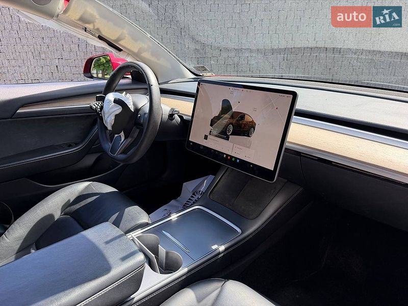 Седан Tesla Model 3 2022 в Луцке