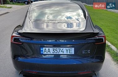Седан Tesla Model 3 2024 в Києві