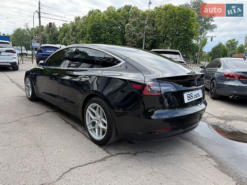 Седан Tesla Model 3 2019 в Полтаві