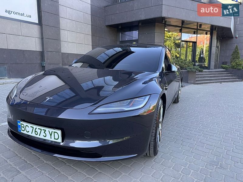Седан Tesla Model 3 2024 в Львові