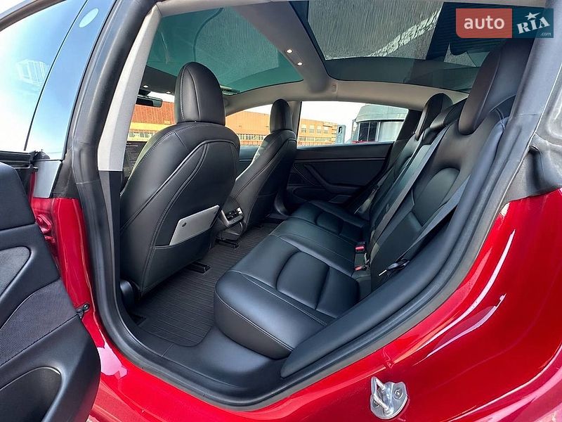 Седан Tesla Model 3 2019 в Днепре