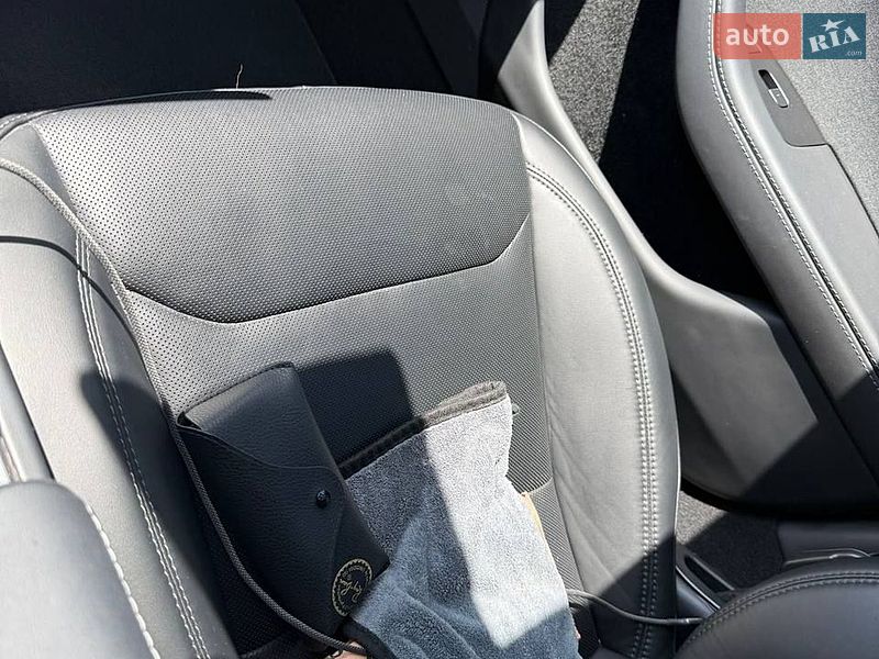 Седан Tesla Model 3 2025 в Одессе