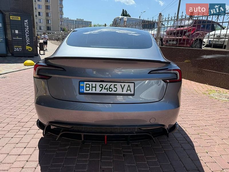Седан Tesla Model 3 2025 в Одессе