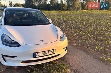 Седан Tesla Model 3 2020 в Києві