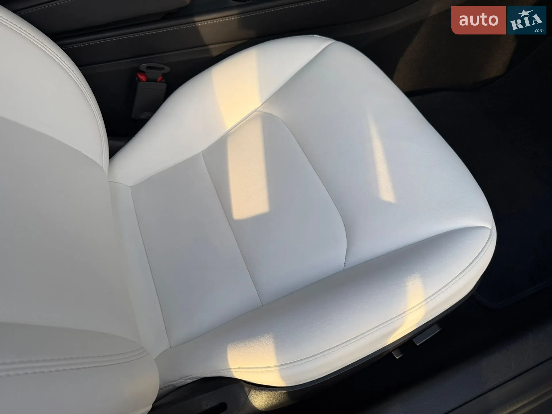 2022 Tesla Model 3 - мініатюра 29