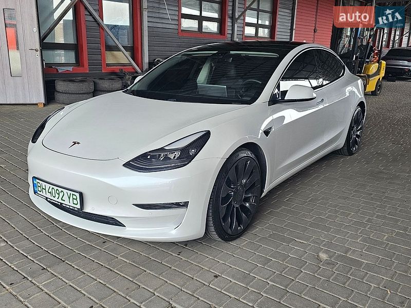 Седан Tesla Model 3 2021 в Одесі