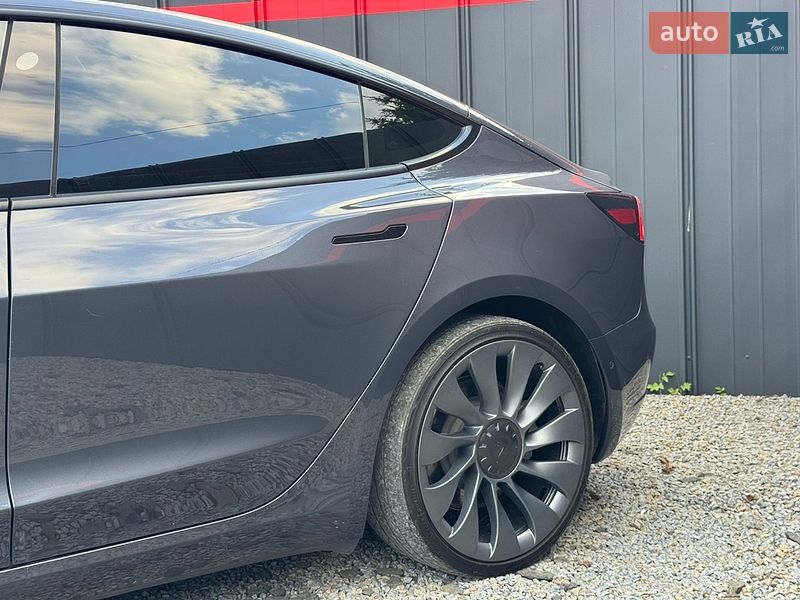 Седан Tesla Model 3 2022 в Луцьку