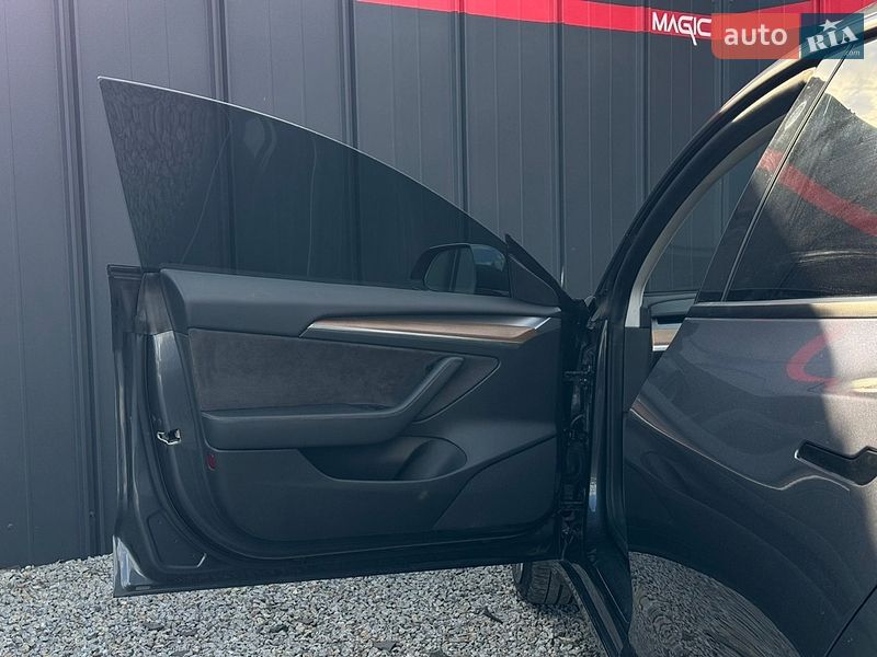 Седан Tesla Model 3 2022 в Луцьку