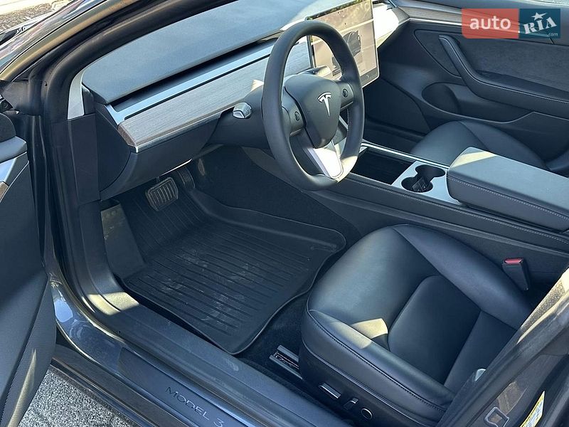 Седан Tesla Model 3 2022 в Киеве