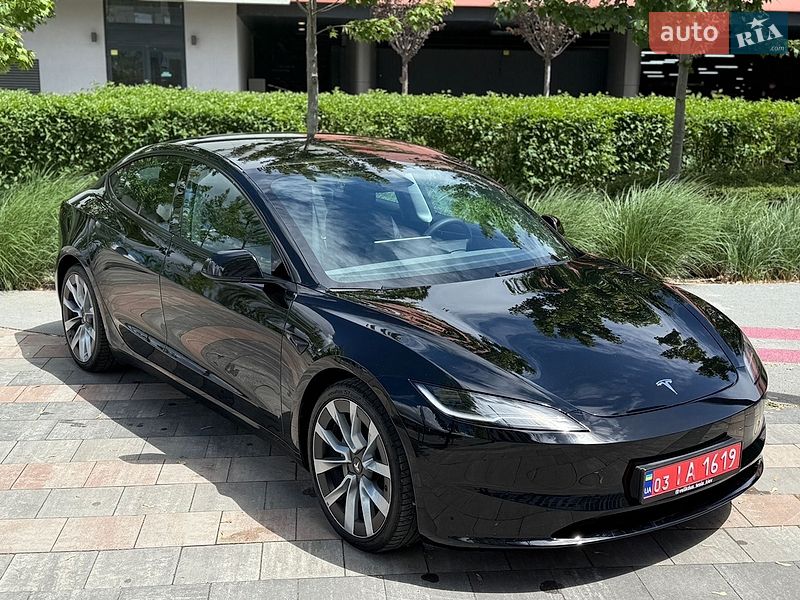 Седан Tesla Model 3 2024 в Києві