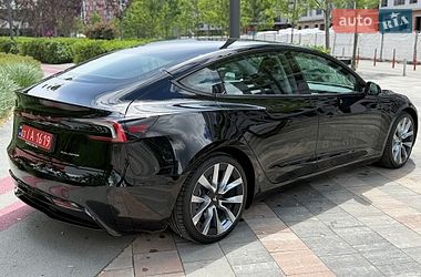 Седан Tesla Model 3 2024 в Києві