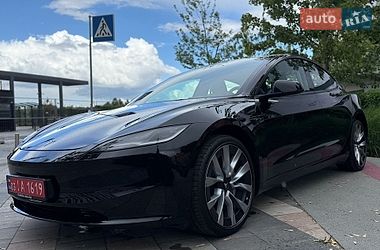 Седан Tesla Model 3 2024 в Києві