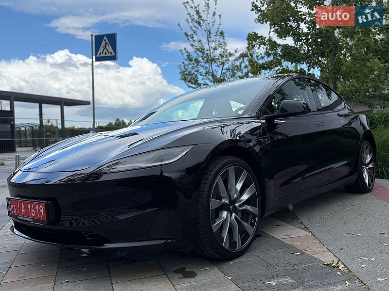 Седан Tesla Model 3 2024 в Києві